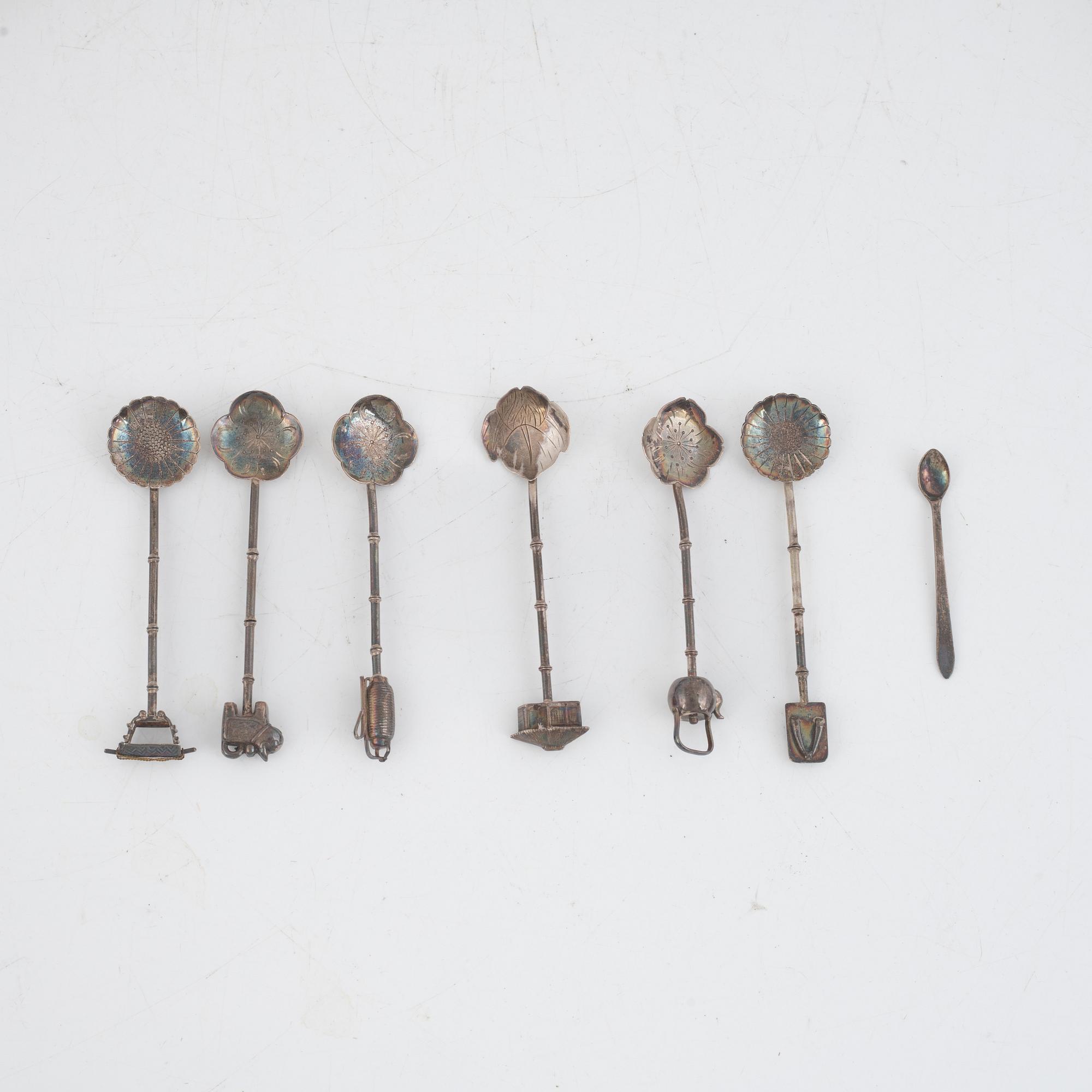 Four shakers, two salt cellars and six spoons, silver, Japan, 20th century.