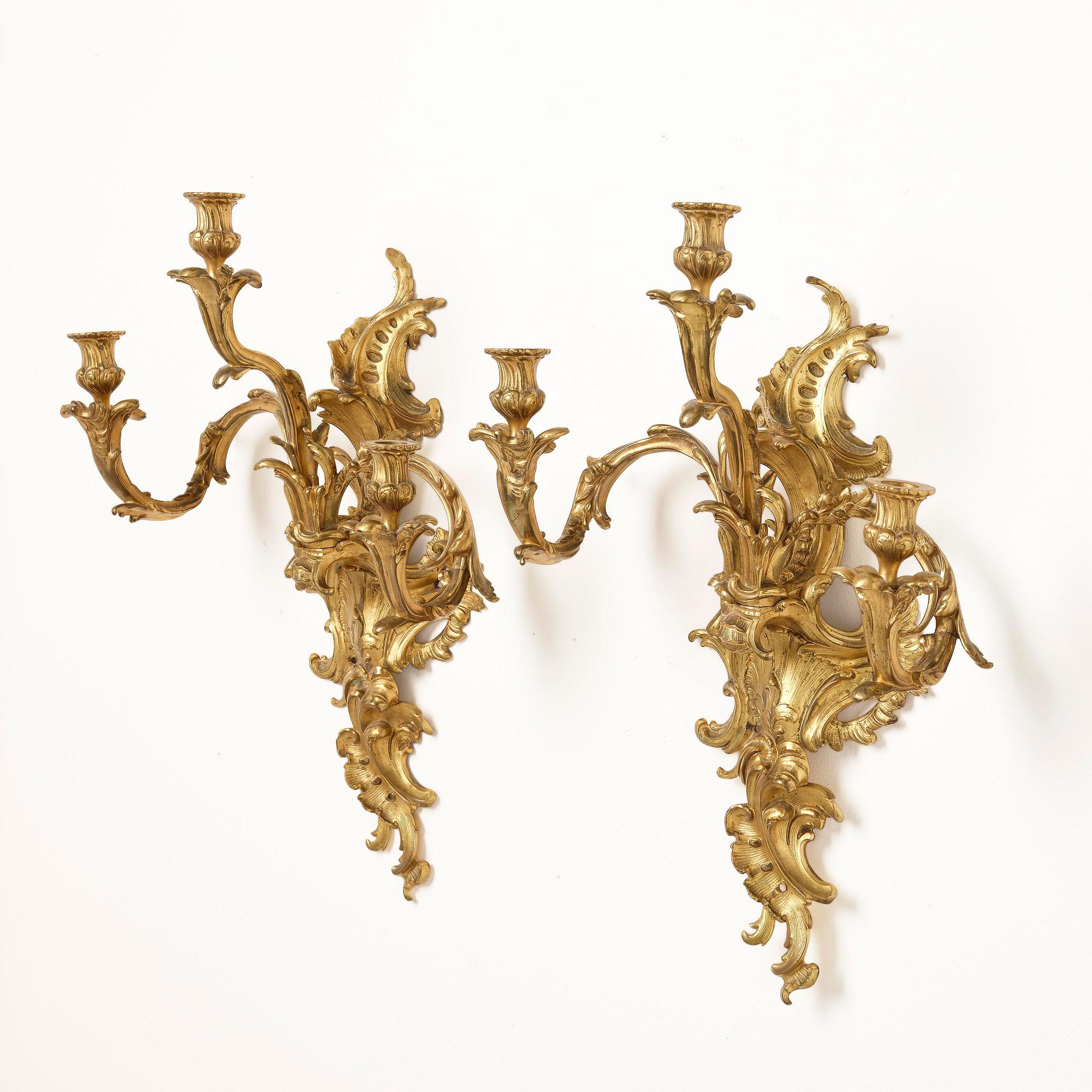 Appliquer, ett par, för tre ljus, omkring år 1900, Louis XV-stil.