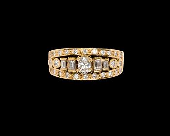 792. RING, oval brilliant- eight cut and baguette cut diamonds, app. tot. 0.85 ct.