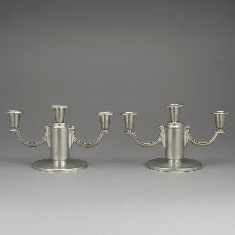 KANDELABRAR, ett par, tenn, art deco, 1930-tal.