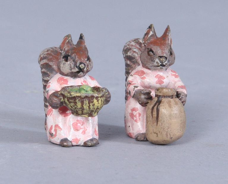 FIGURINER, 2 st, Wienerbrons. 1900-tal.