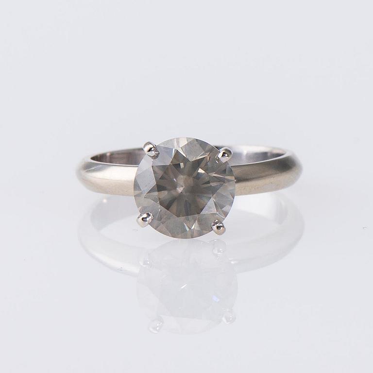 RING, 14K vitguld, briljantslipad diamant ca. 2,75 ct. Vikt 3,5 g.