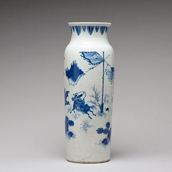 A large blue and white Transitional "Rolwagen" vase, 17th Century.