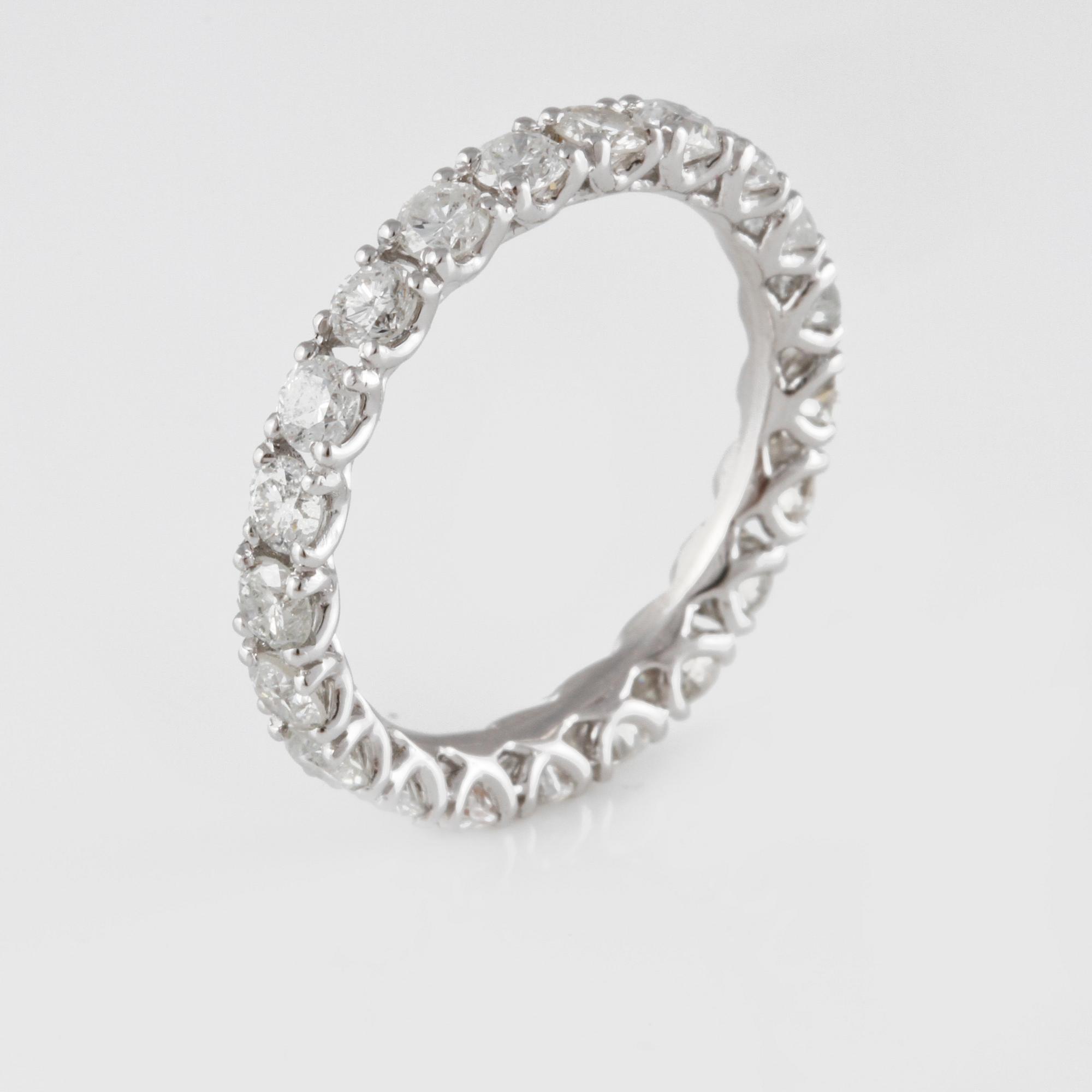 RING, 18K vitguld med briljantslipade diamanter ca 2.03 ct. Vikt 2,5 gram.