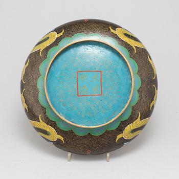 A large Chinese cloisonne bowl, early 20th century.