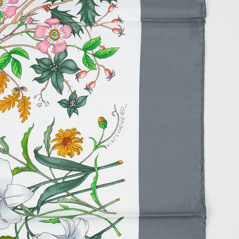 Gucci, scarf, "Flora".