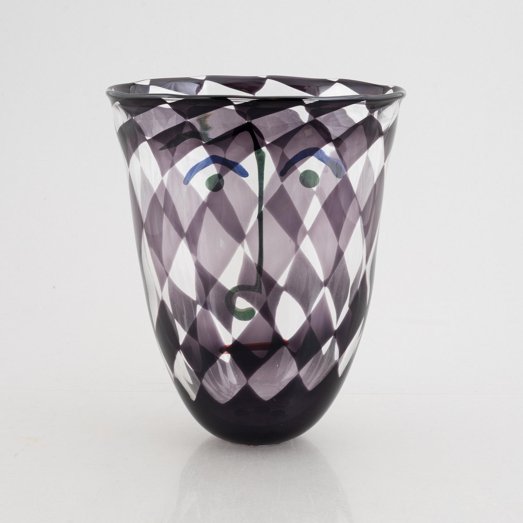 Anne Nilsson, vase, "Appache", Orrefors Gallery, 1990.