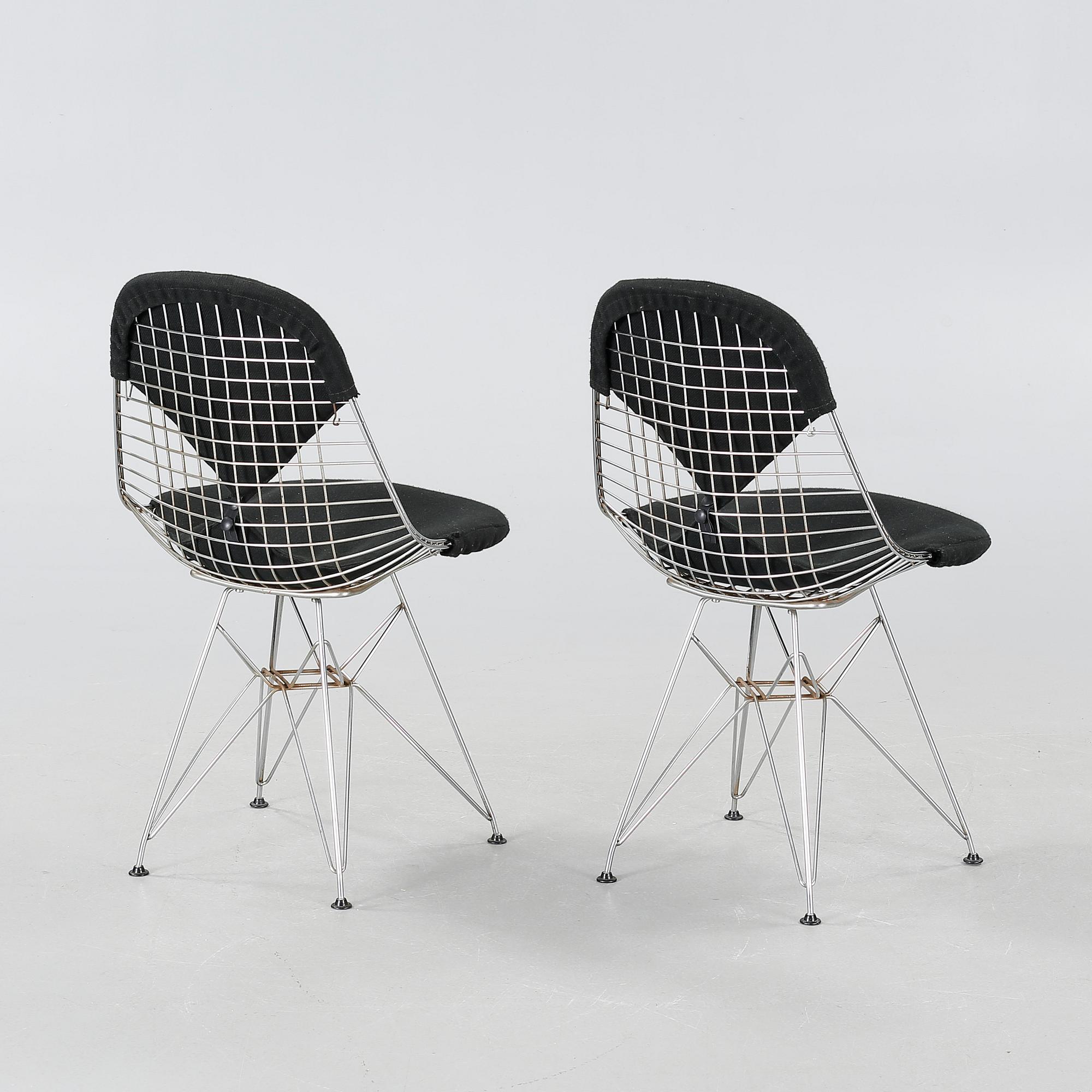 A pair of chairs, "DKR", by Charles & Ray Eames for Herman Miller, USA, around mid 20th century.