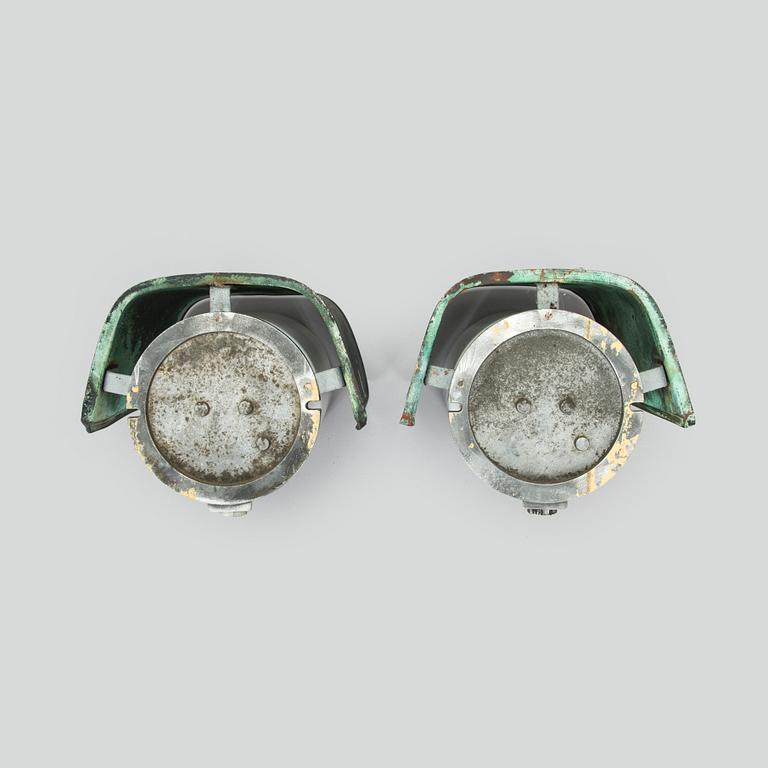 Vägglampor, ett par för utebruk, Sähköliikkeiden OY (SLO) 1960-tal.