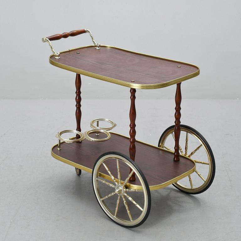 SERVERINGSVAGN, 1900-talets andra hälft.