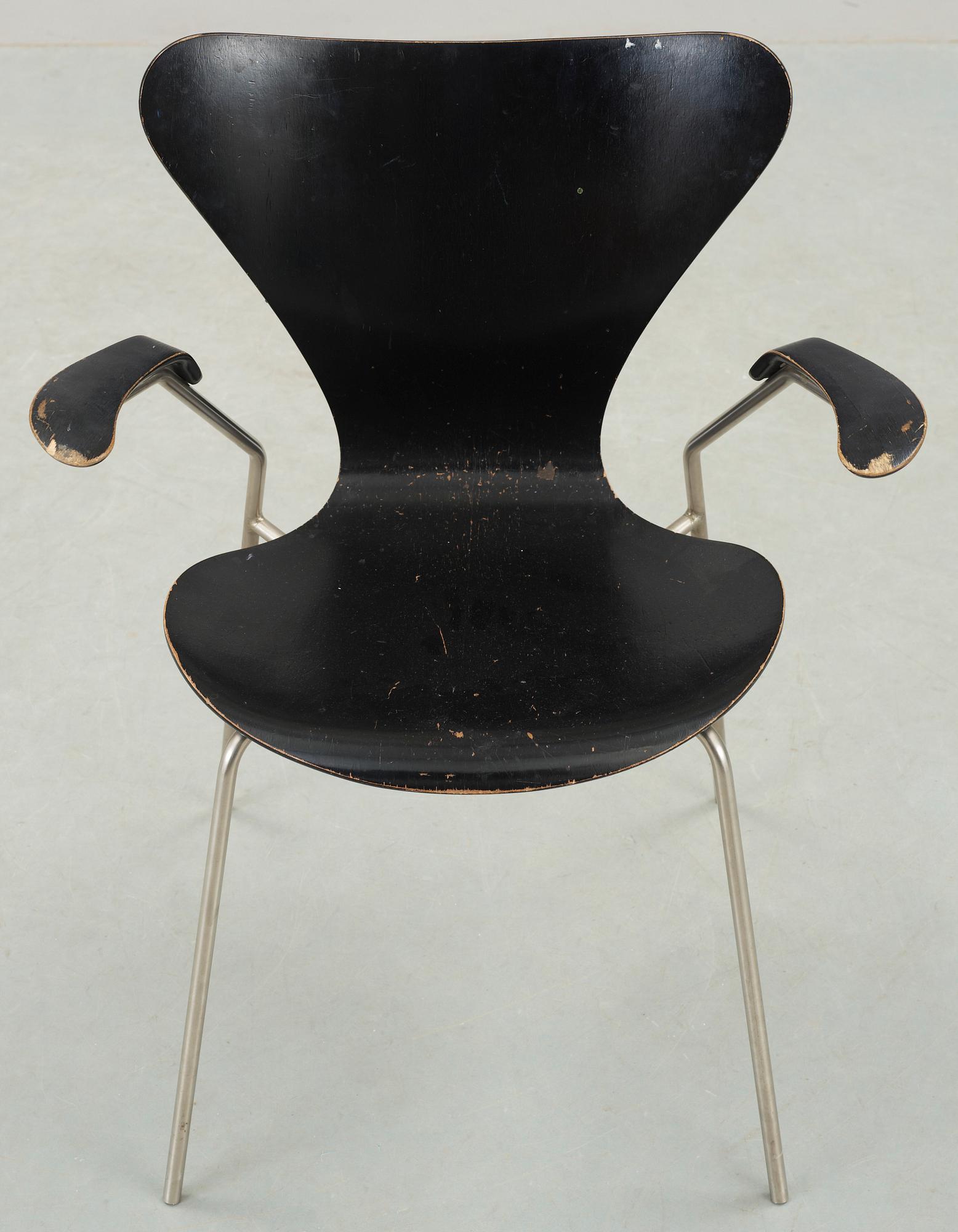 KARMSTOL, "3107/Sjuan", Arne Jacobsen för Fritz Hansen, Danmark, formgiven 1955.