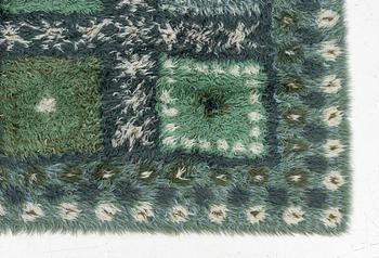 Marianne Richter, a machine made knotted pile, "Ulvåsa", Östergyllen, c. 200 x 137 cm.