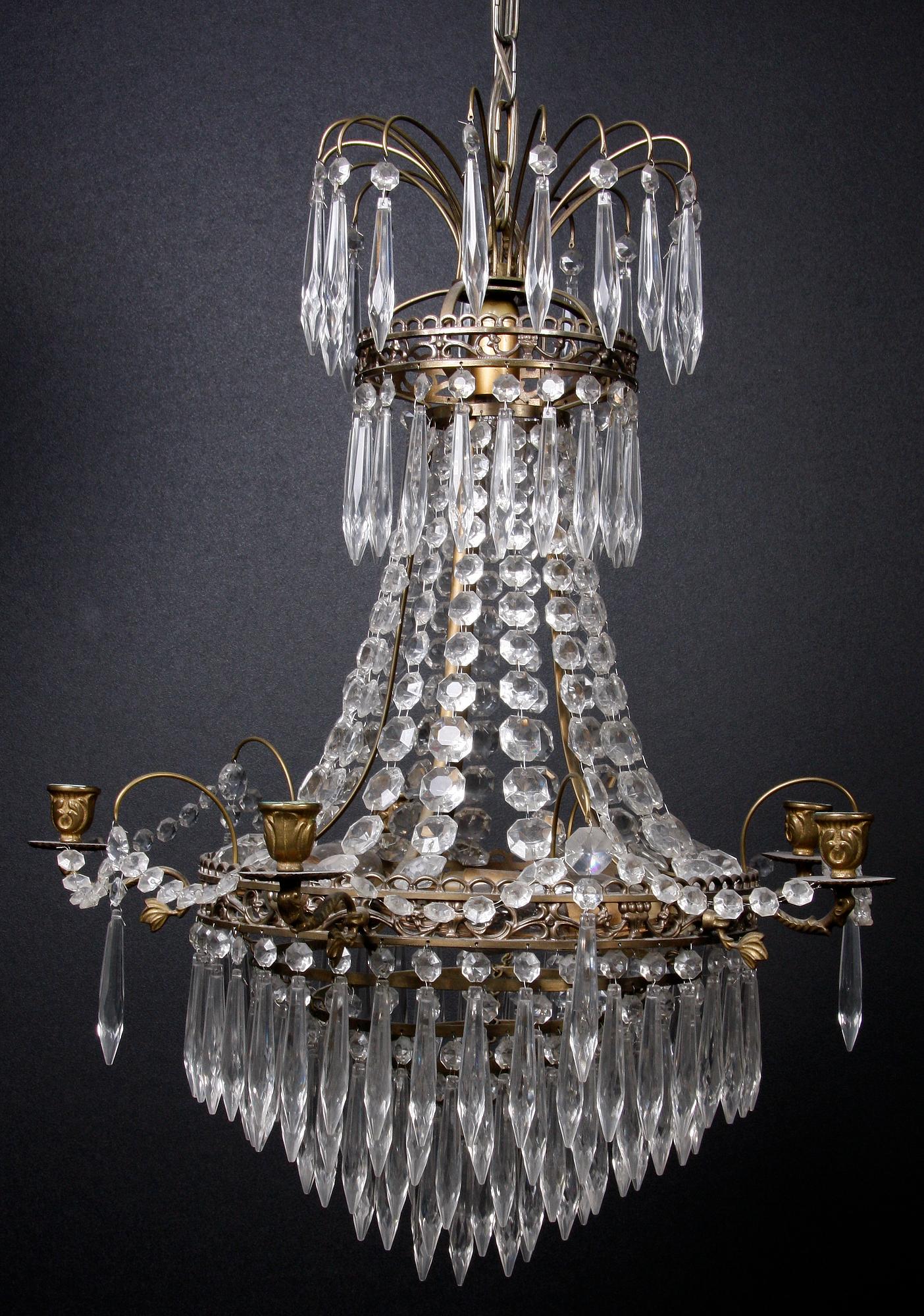 LJUSKRONA, empirstil, 1900-tal. H tot 80.