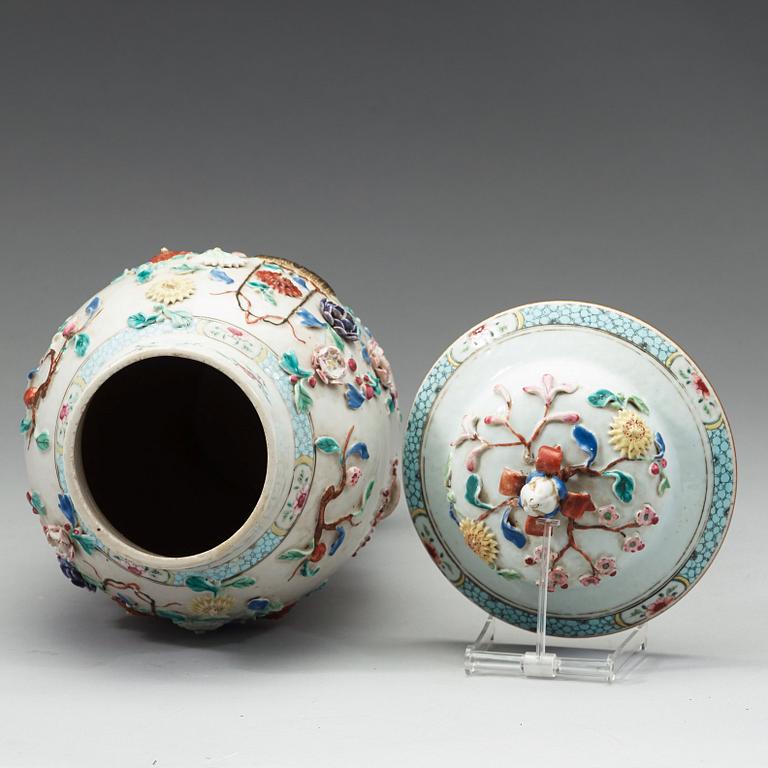 A famille rose porcelain vase and cover, Qingdynasty, circa 1800.