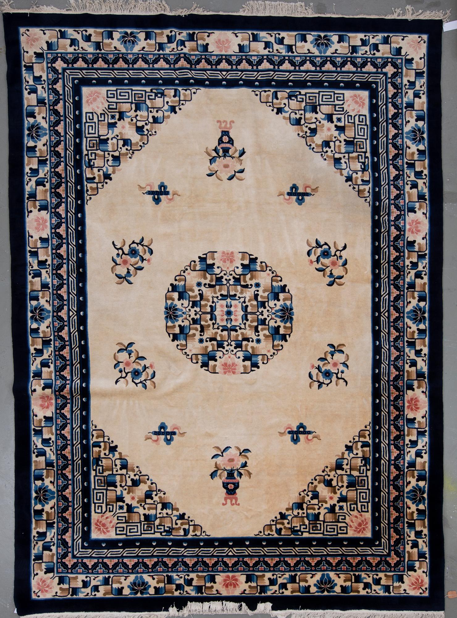 MATTA, Kina. Ca 347x246 cm.
