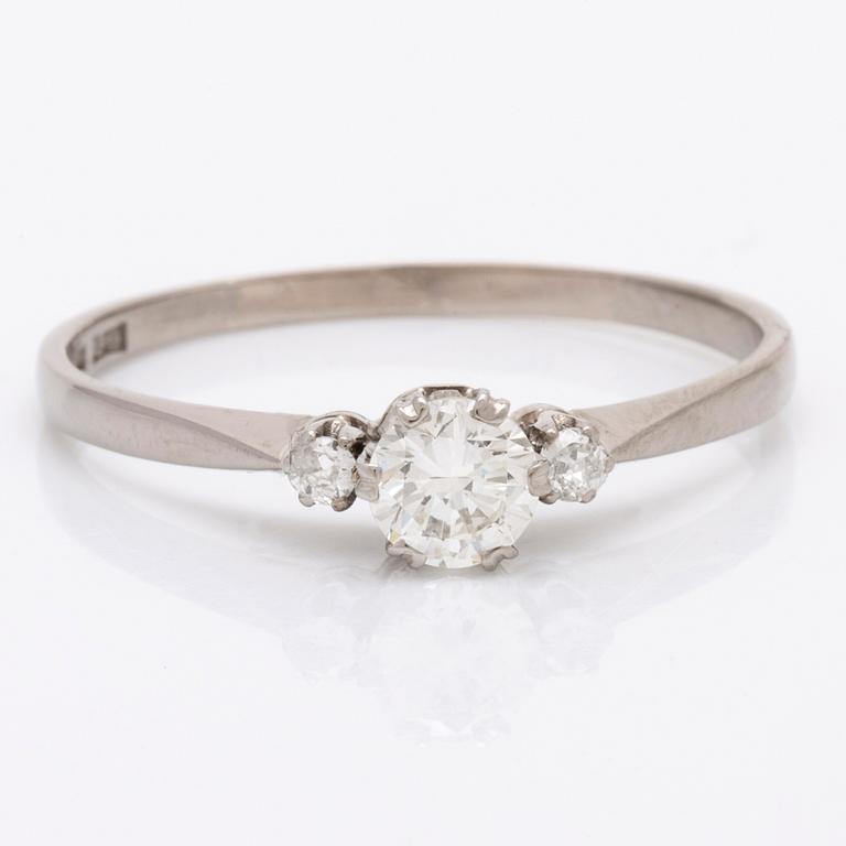 Diamond ring 18K whitegold 3 brilliant-cut diamonds apprx 0,55 ct in total, Gerdtb Hartvig Sandqvist Stockholm1964.