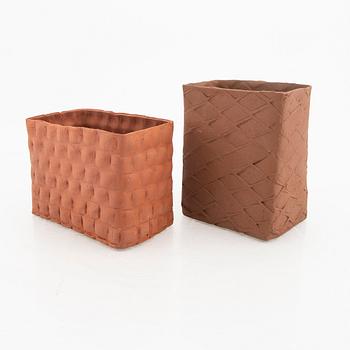 Signe Persson-Melin, a set lof two signed and dated 02 bowls.