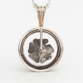 A silver ring and necklace. Martti Viikinniemi, Heinola 1972.
