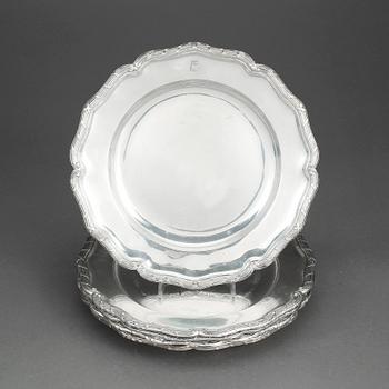 TALLRIKAR, 6 st, silver. Bl a CG Hallberg Stockholm 1905. Ca 3620 gram totalt.