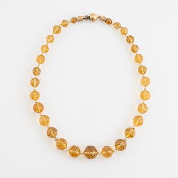 Citrine and pearl necklace.