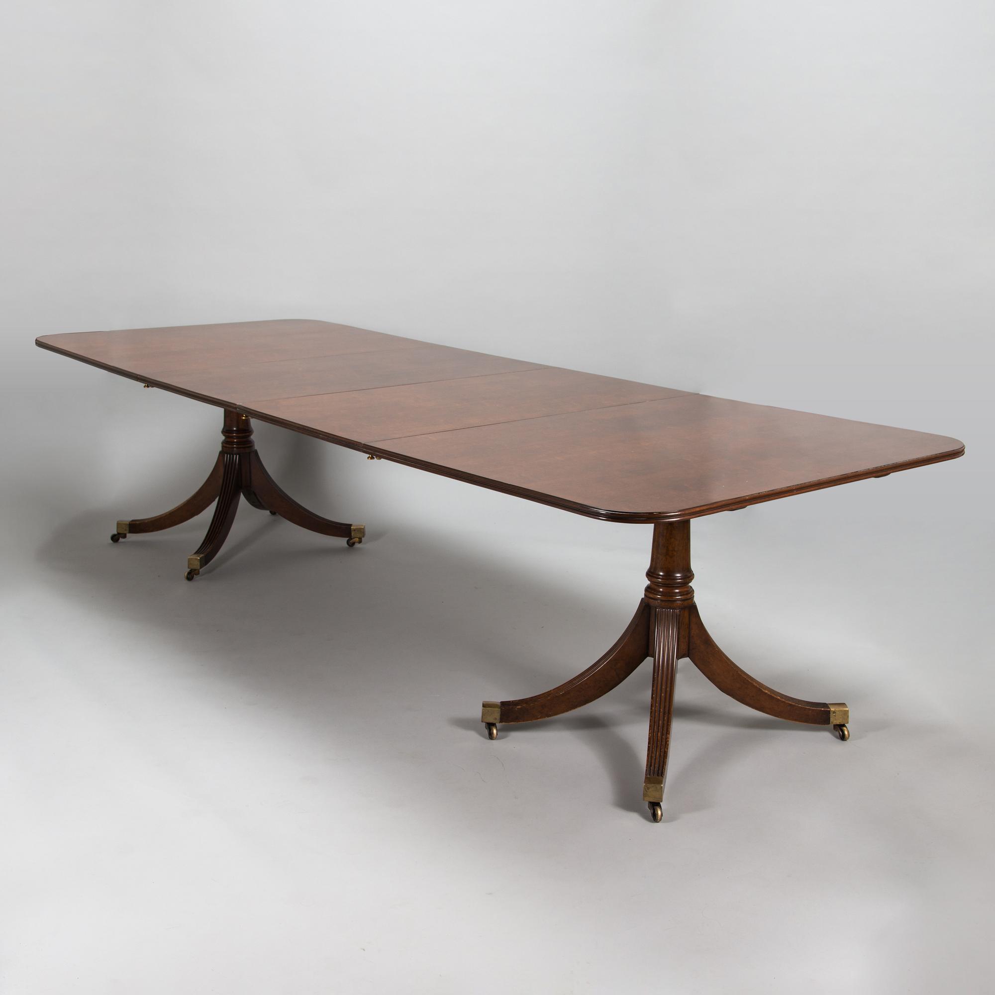 Matbord, mahogny, regency-stil, RBC-furniture England, 1900-talets slut.