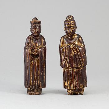 Two wooden and gilt figures, QIng dynasty, 18th/19th century.