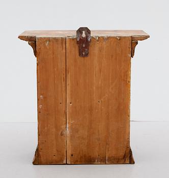 HÄNGSKÅP, allmoge, daterat 1777.