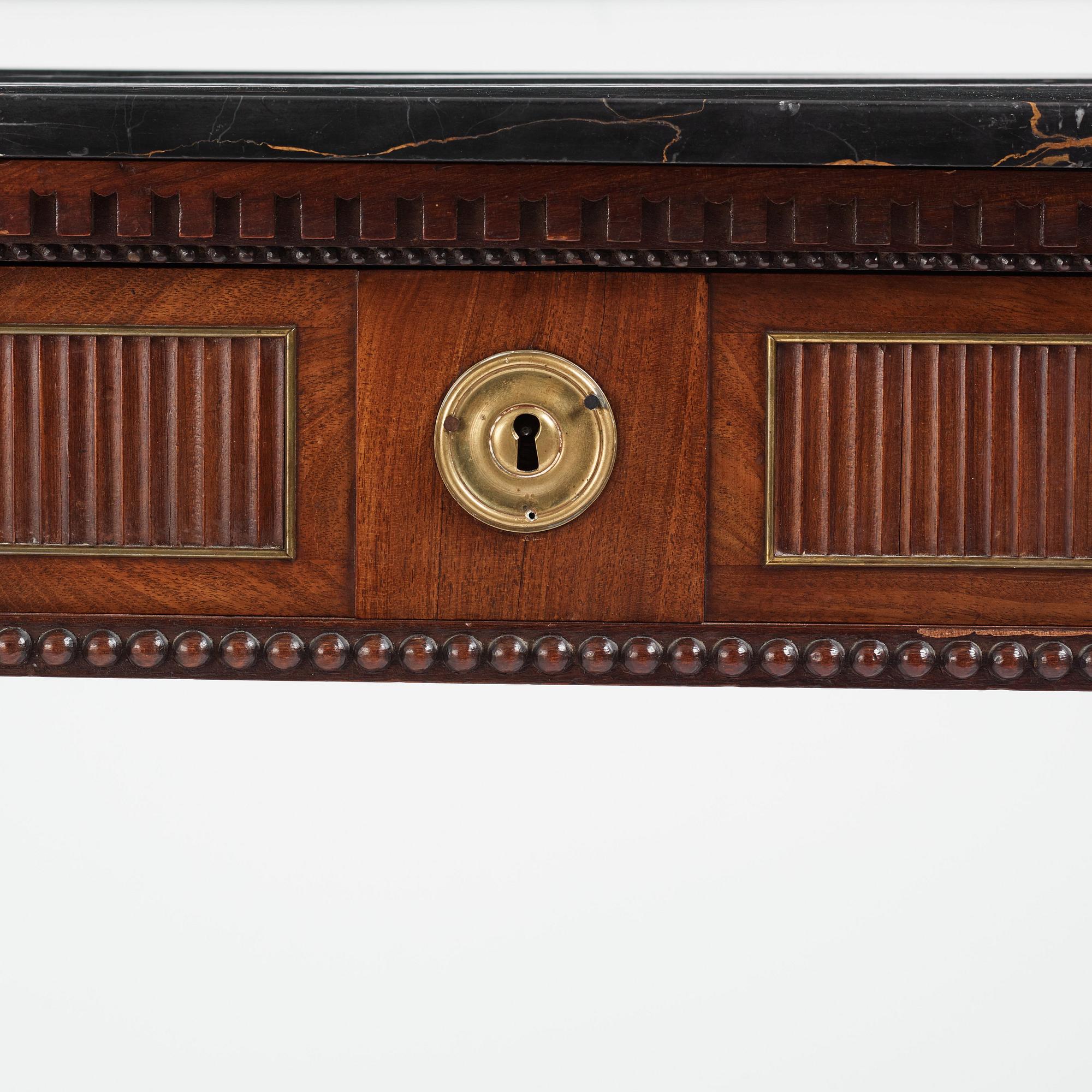Bord, av Gottlieb Iwersson ( mästare i Stockholm 1778 - 1813 ) ej signerat, Gustavianskt.