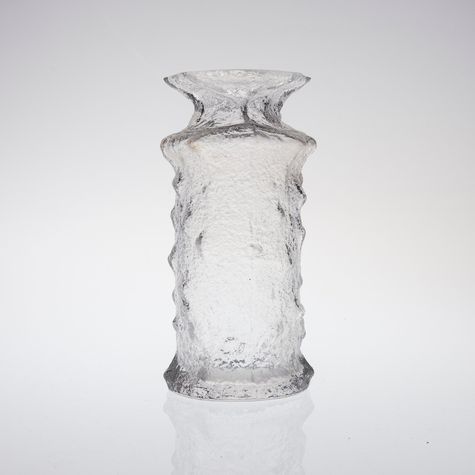 VAS, glas, "Rubus", signerad TS, Iittala, 1960-70-talet.