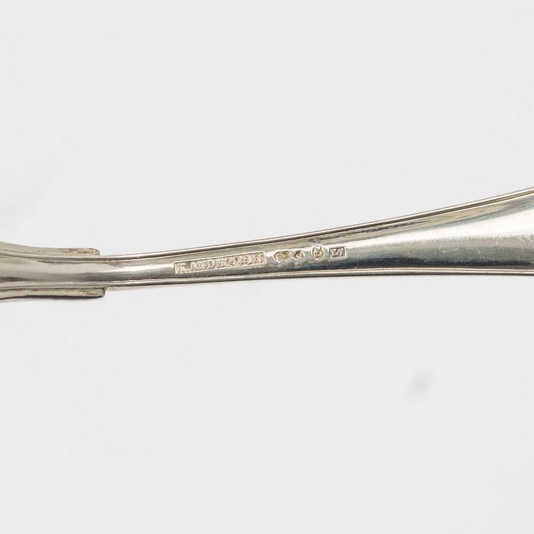Karl Anderson, fiskbestick, 24 st, silver, modell "Svensk spetsig", Stockholm 1912-13.