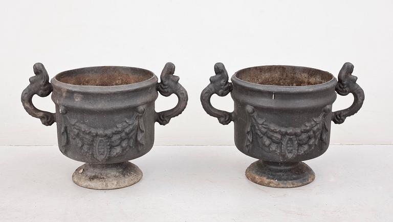 URNOR, ett par, gjutjärn, Stavsjö, 1900-tal.