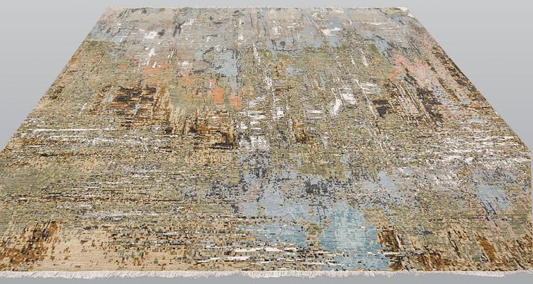 A carpet Oriental ca 308 x 244 cm.