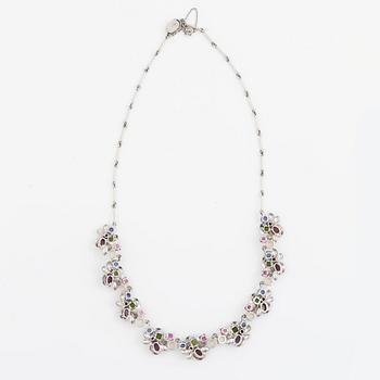 Collier, 18K vitguld med rubiner, opaler, granater och turmaliner.