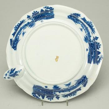 VÄRMEFAT, porslin, Kina, 1800-tal.