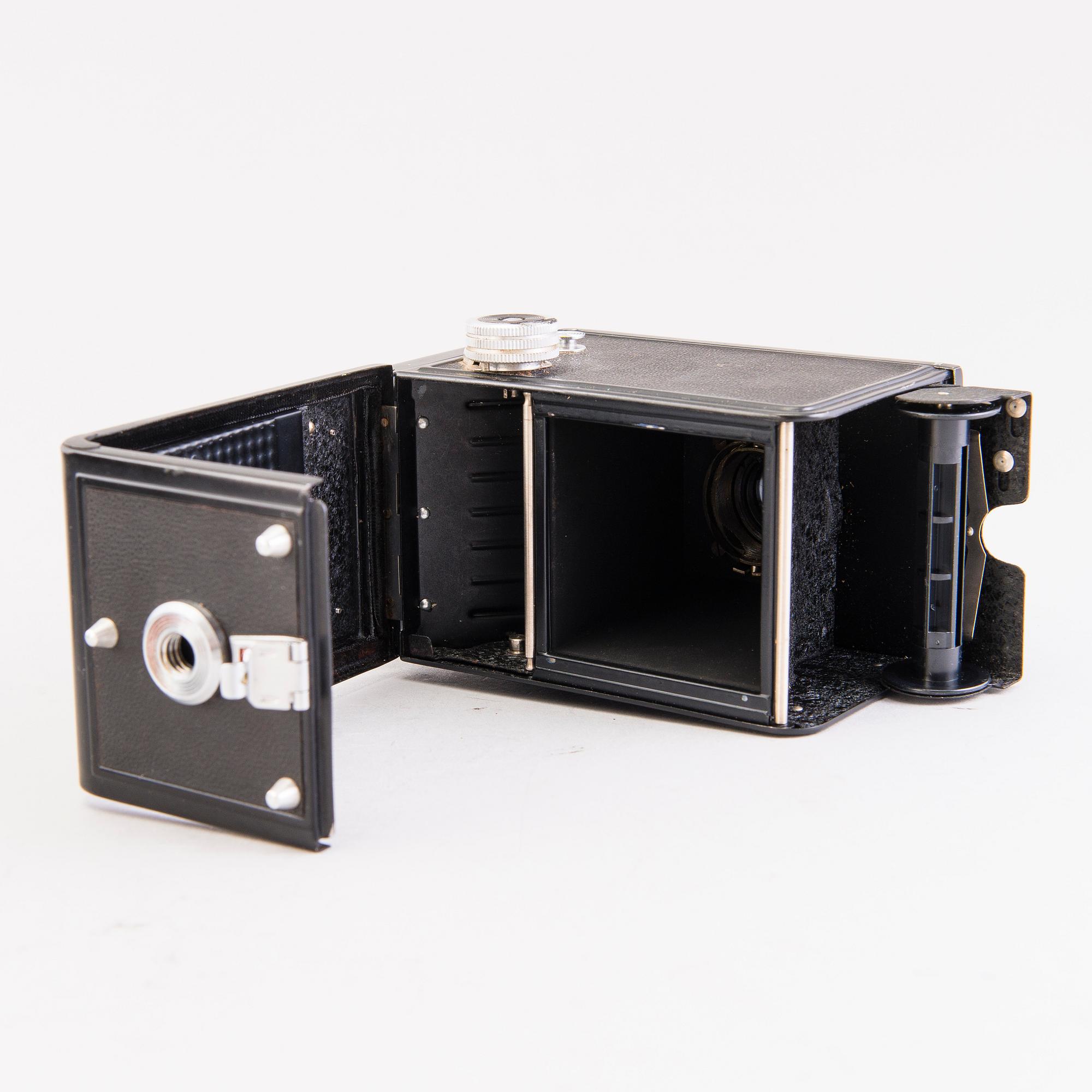 Set of five cameras, with accessories, 1920-50-tal.