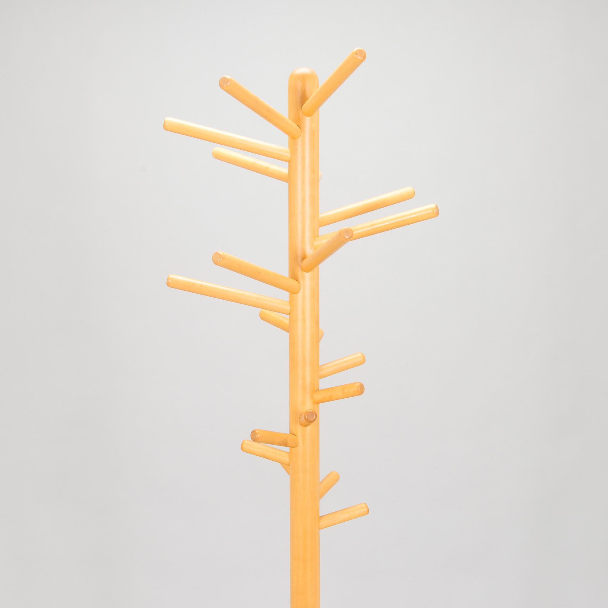 Anna-Maija Jaatinen, vaatenaulakko, "Clothes Tree", Artek. Malli muotoiltu 1964.