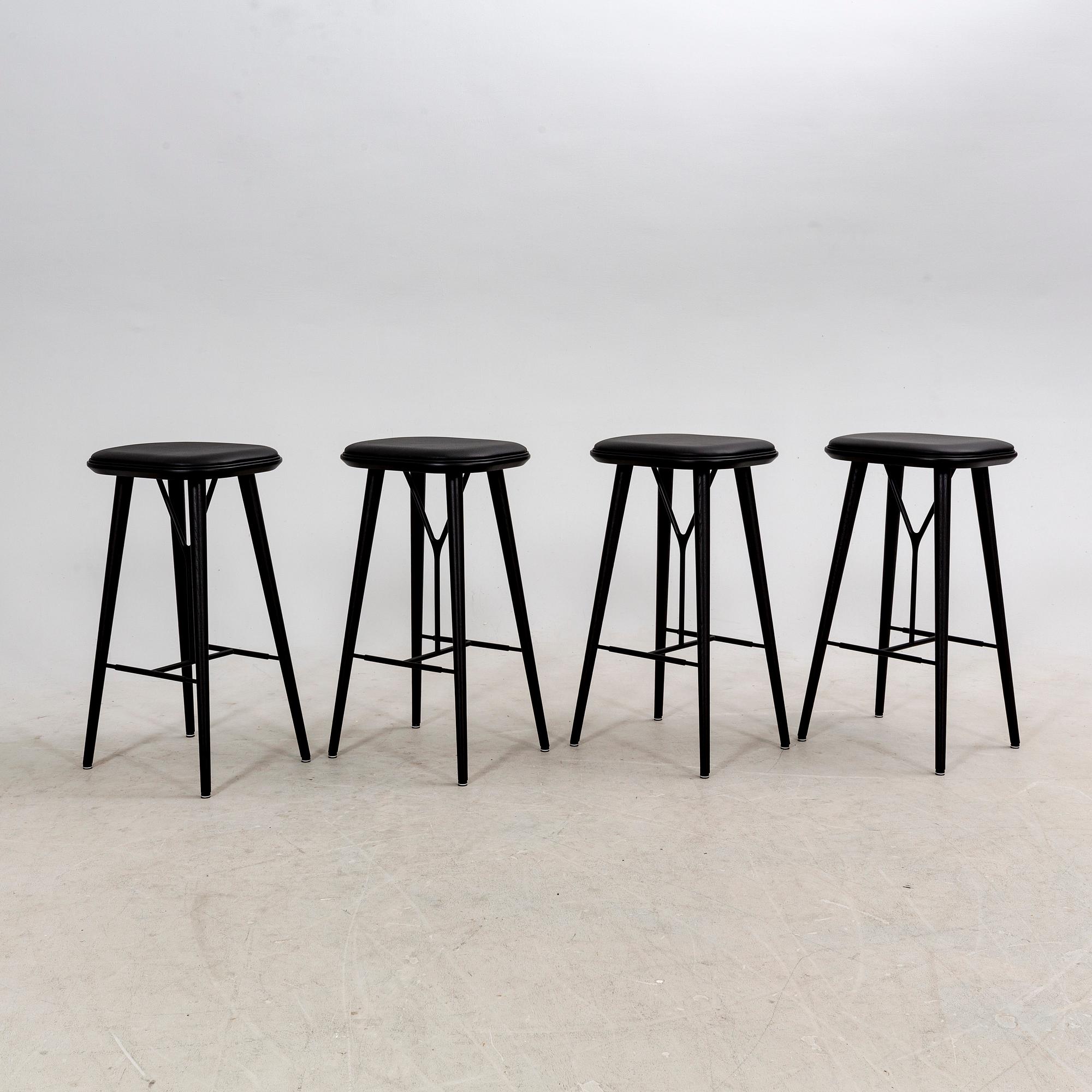 Space barstolar 4 st "Spine" Fredericia 2019 Danmark.