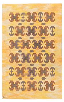 431. Judith Johansson, a carpet, 'Kastanjelöv' flat weave, c 309 x 195 cm, signed JJ.