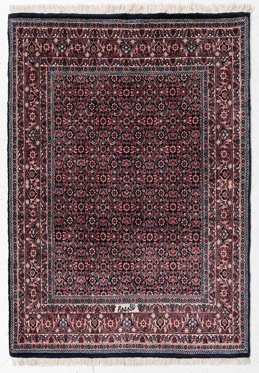 Matta, Bidjar, signerad, ca 141 x 100 cm.