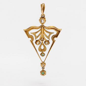 A 14K gold pendant with emeralds and old-cut diamonds ca. 0.53 ct in total. Russia, early 20th century.