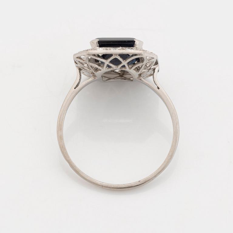 Ring platina med safir och diamanter.