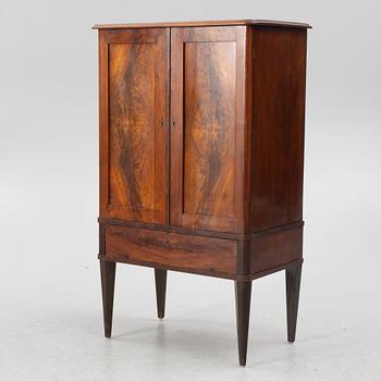 A cabinet, early 20th century.