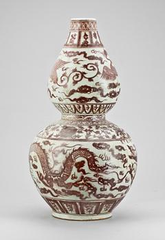 URNA, porslin, Kina 1900-tal.