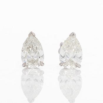 Örhängen, enstensörhängen, 18K vitguld med droppslipade diamanter.