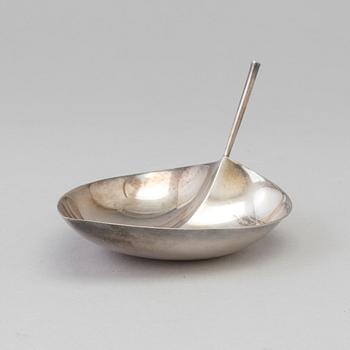 TAPIO WIRKKALA, skål, silver, Kultakeskus OY, Hämeenlinna, Finland, 1958.