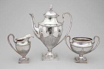 KAFFESERVIS, 3 delar, silver, empirestil, Carl Emil Andrén, Göteborg 1913. Totalvikt ca 1060 g.