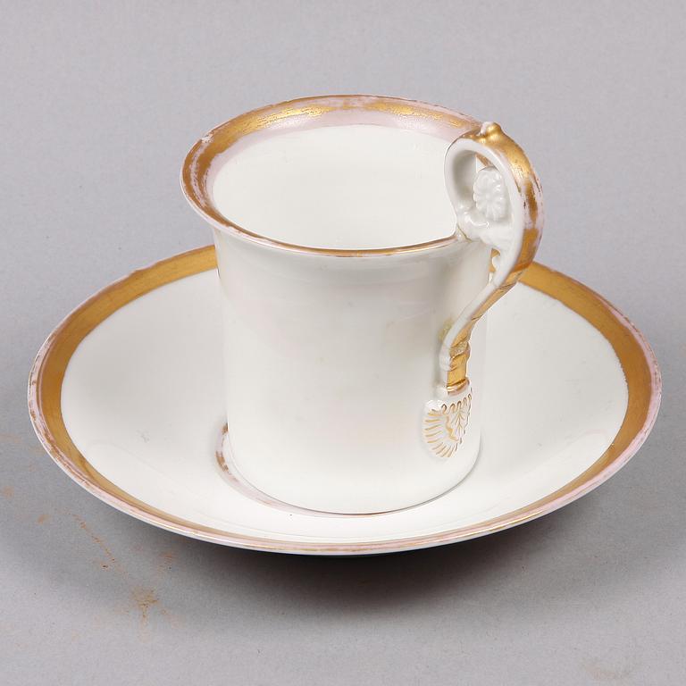 PRAKTKOPP med FAT, porslin, 1800-tal.