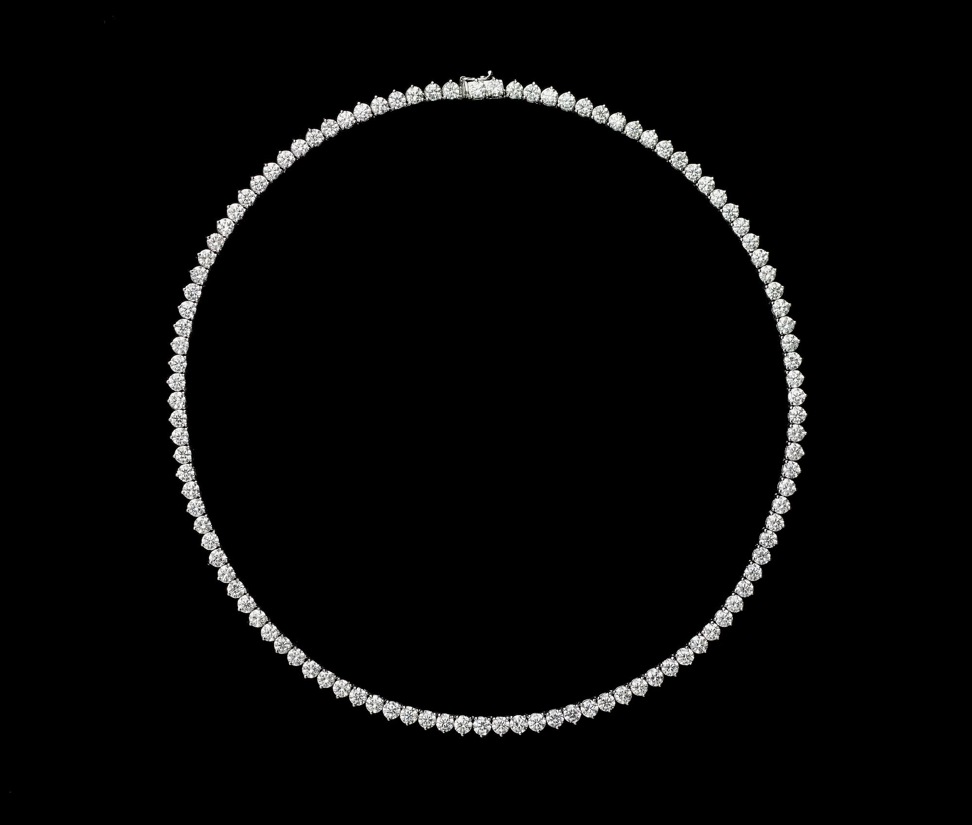 COLLIER, 108 briljantslipade diamanter, tot. 21.47 ct.