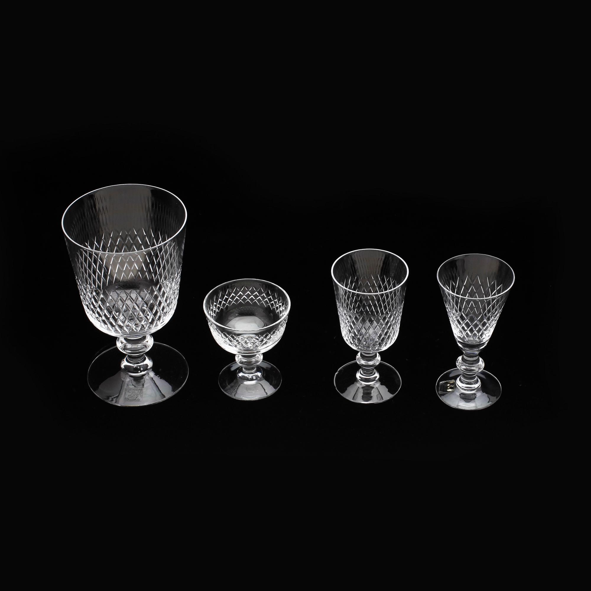 GLASSERVIS, 41 delar, "Diamant", Kosta, 1900-talets andra hälft.