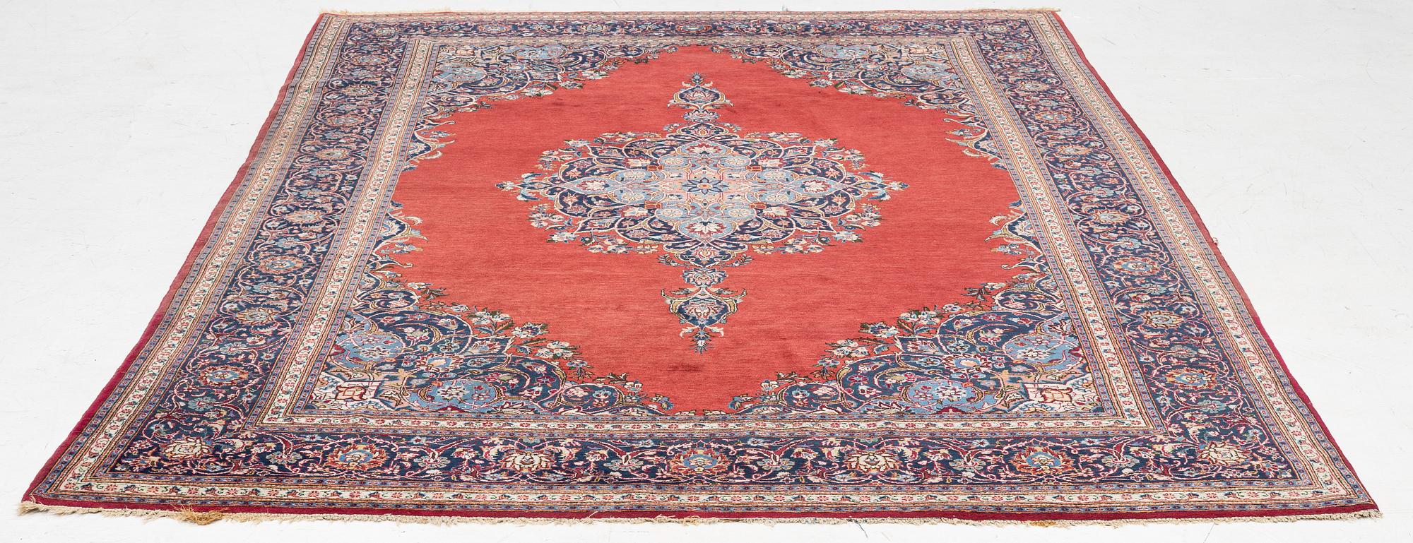 Semi-antique Keshan carpet, approx. 319 x 216 cm.